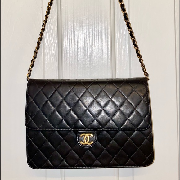 CHANEL Handbags - Authentic Chanel Lambskin Quilted Medium Single Flap